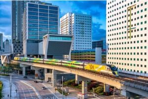 De Miami a Orlando en tren: mapa de ruta e imágenes del ferrocarril Brightline